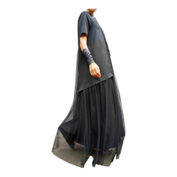 Aakasha Black Extravagant Tulle Dress - Picture 1 of 7